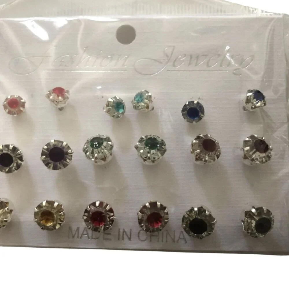 9 Pairs Of Crystal‎ Stud Earrings Assorted Colors Multicolor Round Design